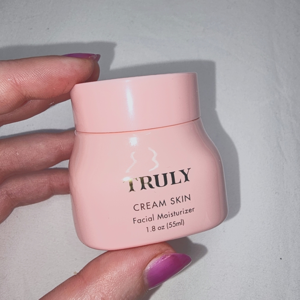 Truly Beauty Cream Skin Moisturizer, New in box, Cute Pink High Grade Skincare